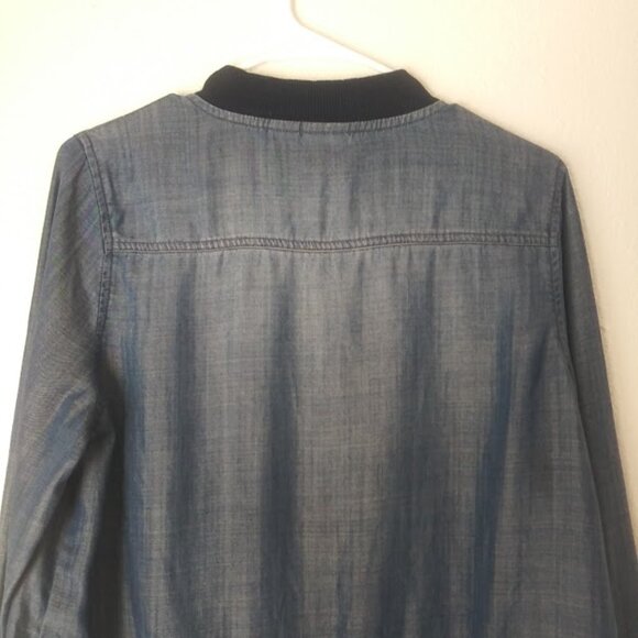Chico's Zenergy women's size 1 Medium denim bomber jacket - Picture 5 of 14
